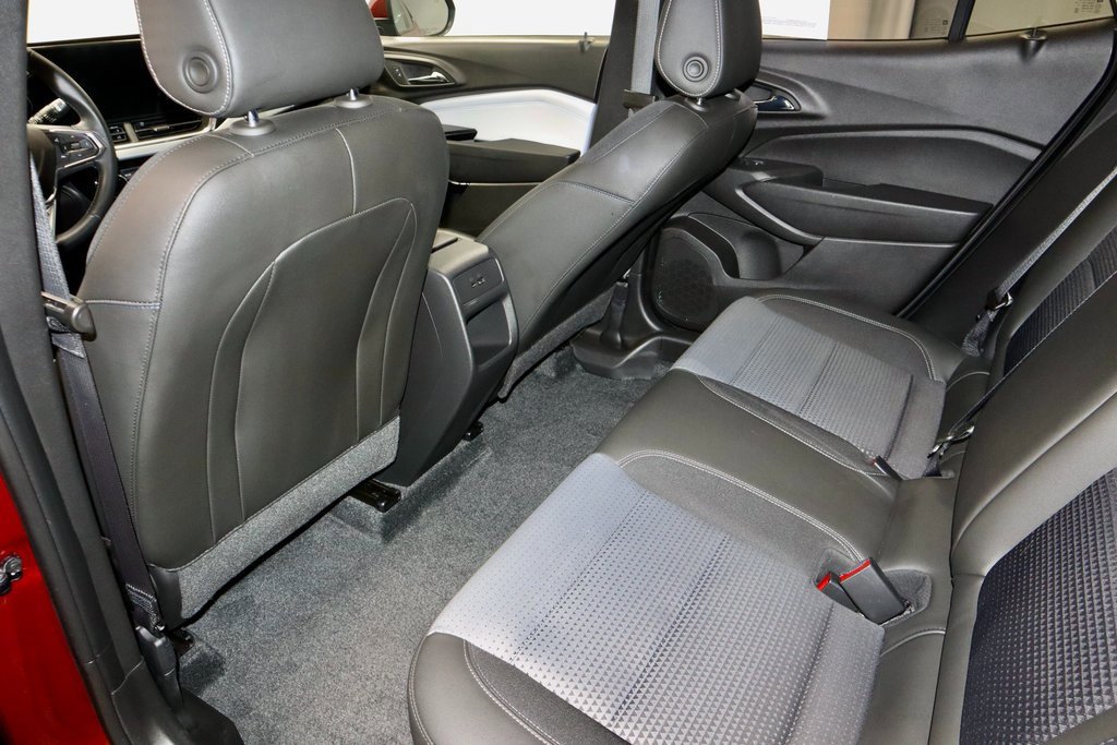 Used 2024 Chevrolet Trax LT w/ Driver Confidence Package image 21