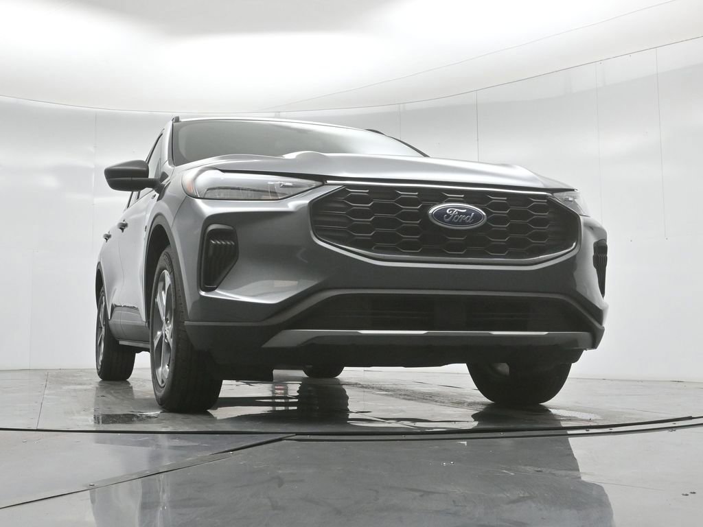 Certified 2025 Ford Escape ST-Line image 5