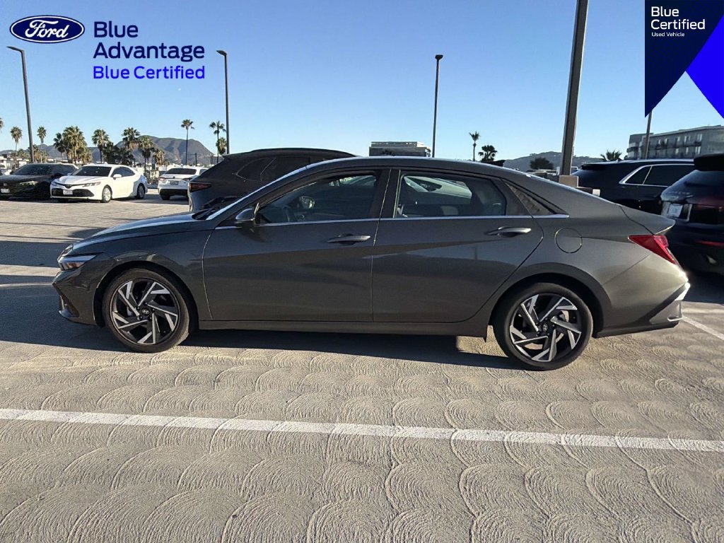 Used 2025 Hyundai Elantra Limited FWD image 19