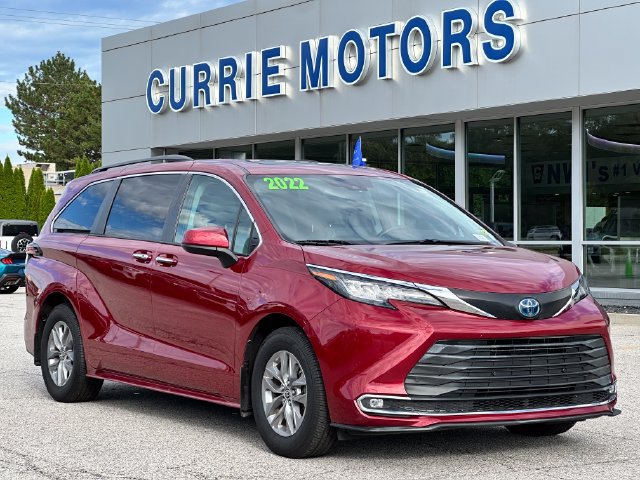 Used 2022 Toyota Sienna XLE