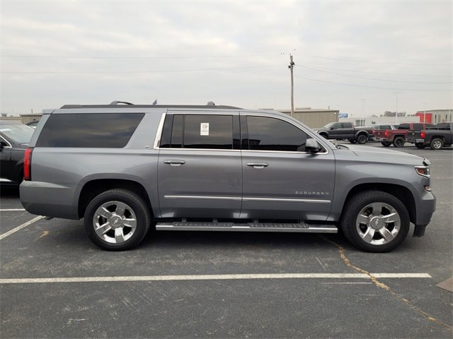 Used 2019 Chevrolet Suburban LT w/ LT Signature Package image 2