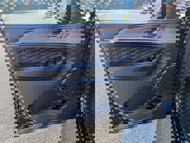 Used 2023 Jeep Grand Cherokee L Summit w/ High Altitude Package image 12