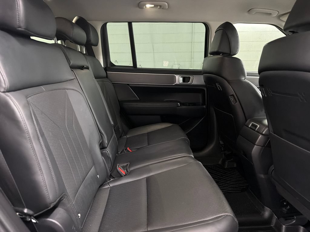 Used 2024 Hyundai Santa Fe SEL FWD image 29