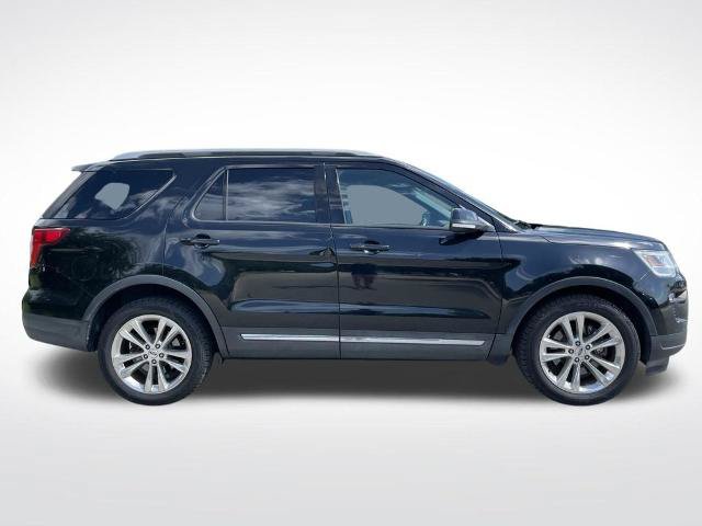 Certified 2018 Ford Explorer XLT w/ Equipment Group 202A FWD image 4