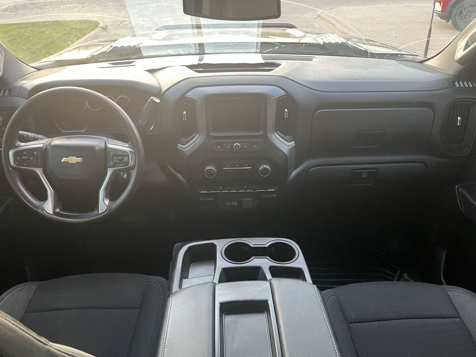 Used 2022 Chevrolet Silverado 2500 Custom w/ Custom Value Package AWD/4WD image 10