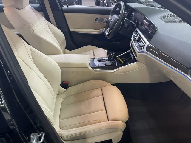 Used 2020 BMW 330i xDrive Sedan w/ Premium Package image 18