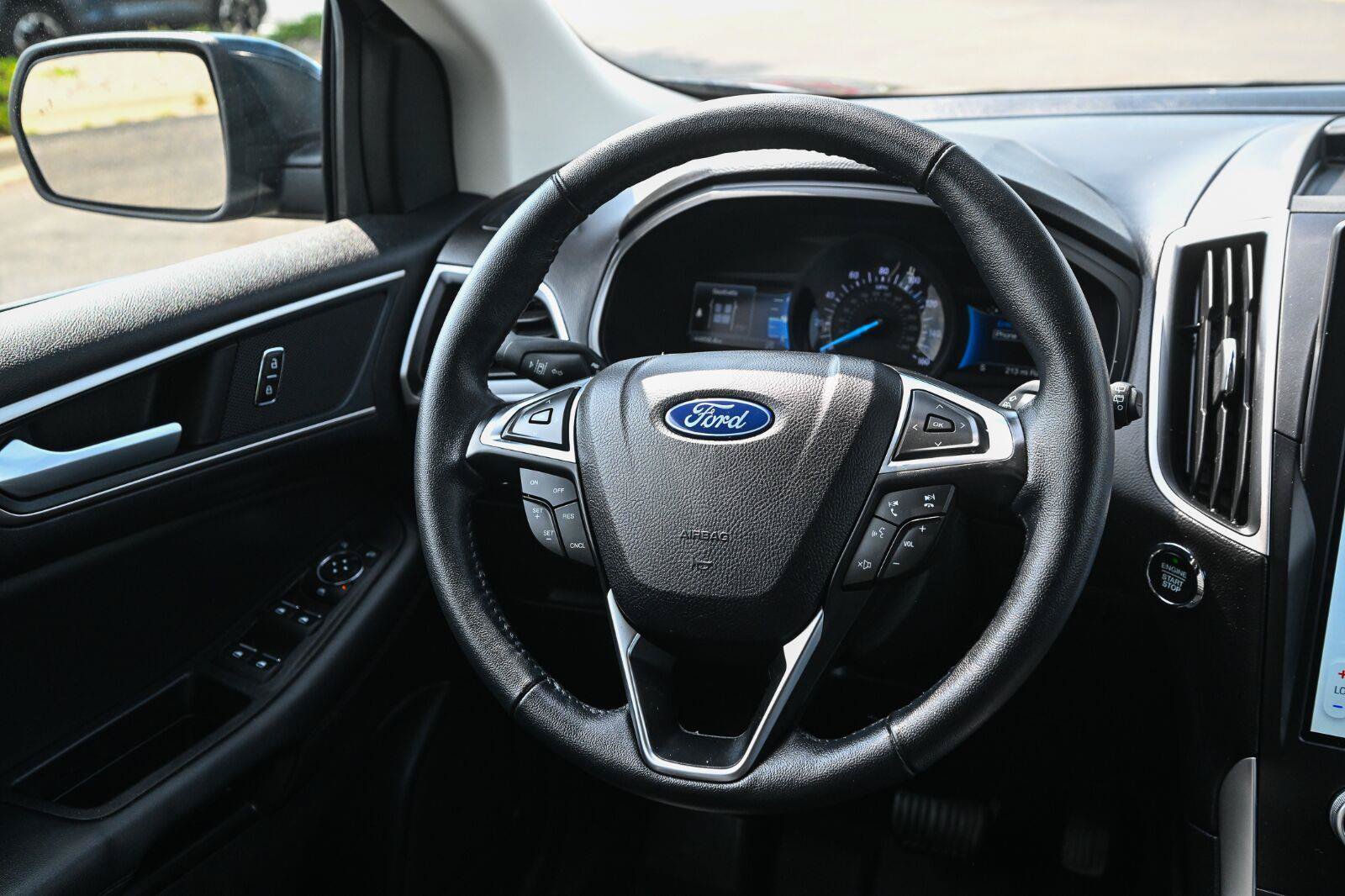 Certified 2024 Ford Edge SEL w/ Convenience Package AWD/4WD image 32