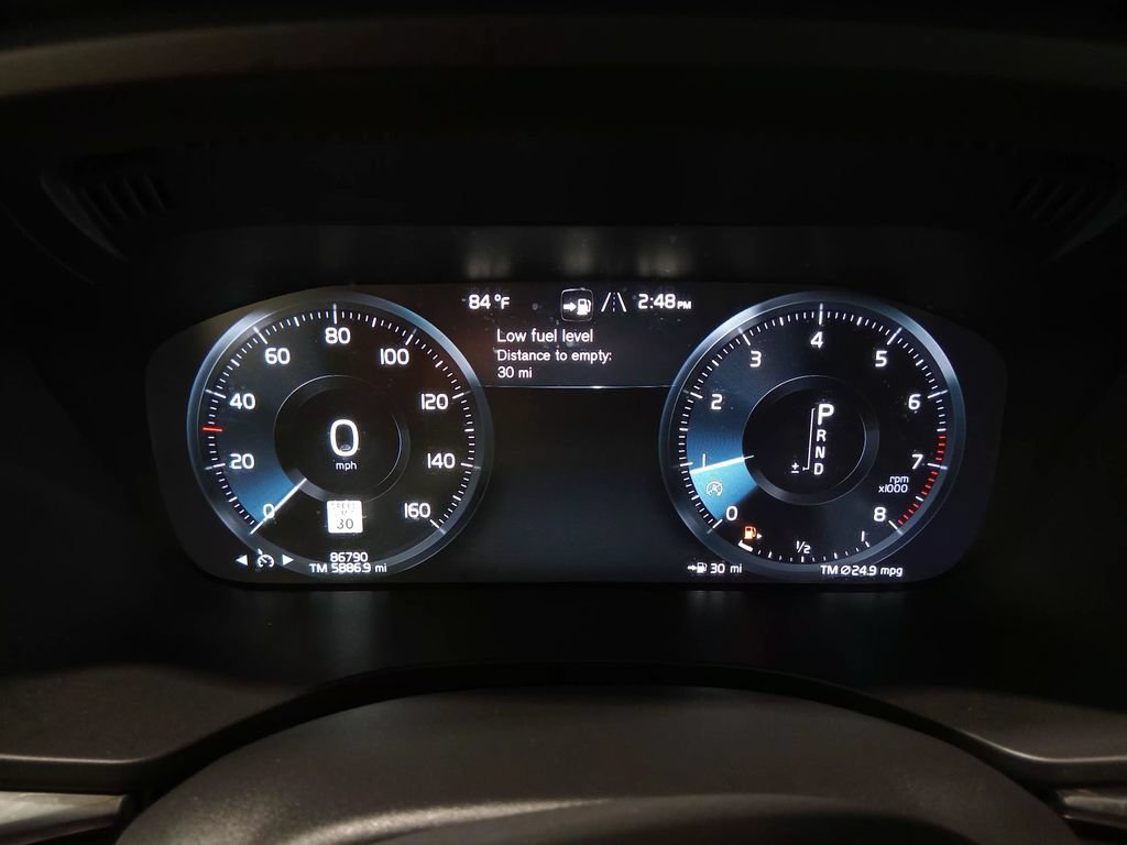 Used 2021 Volvo XC60 T5 Momentum w/ Premium Package AWD/4WD image 19