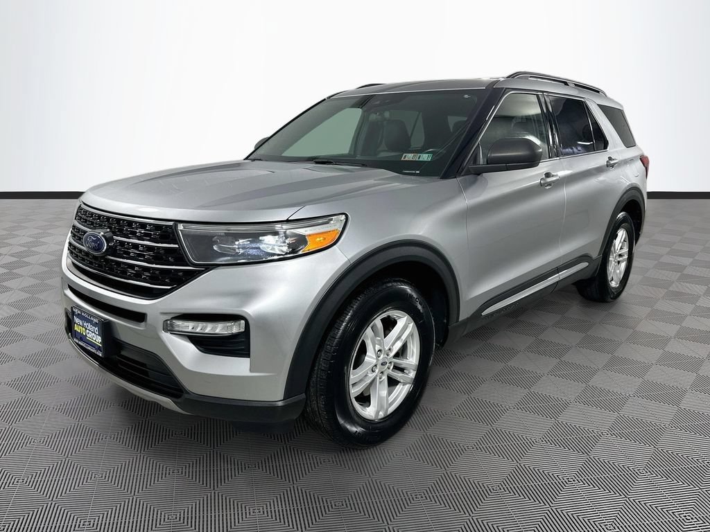 Certified 2020 Ford Explorer XLT w/ Equipment Group 202A AWD/4WD image 3