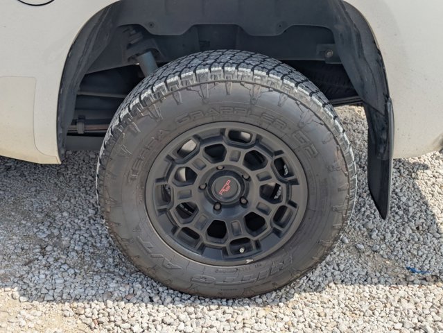 Used 2017 Toyota Tundra SR5 w/ TRD Off Road Package image 9