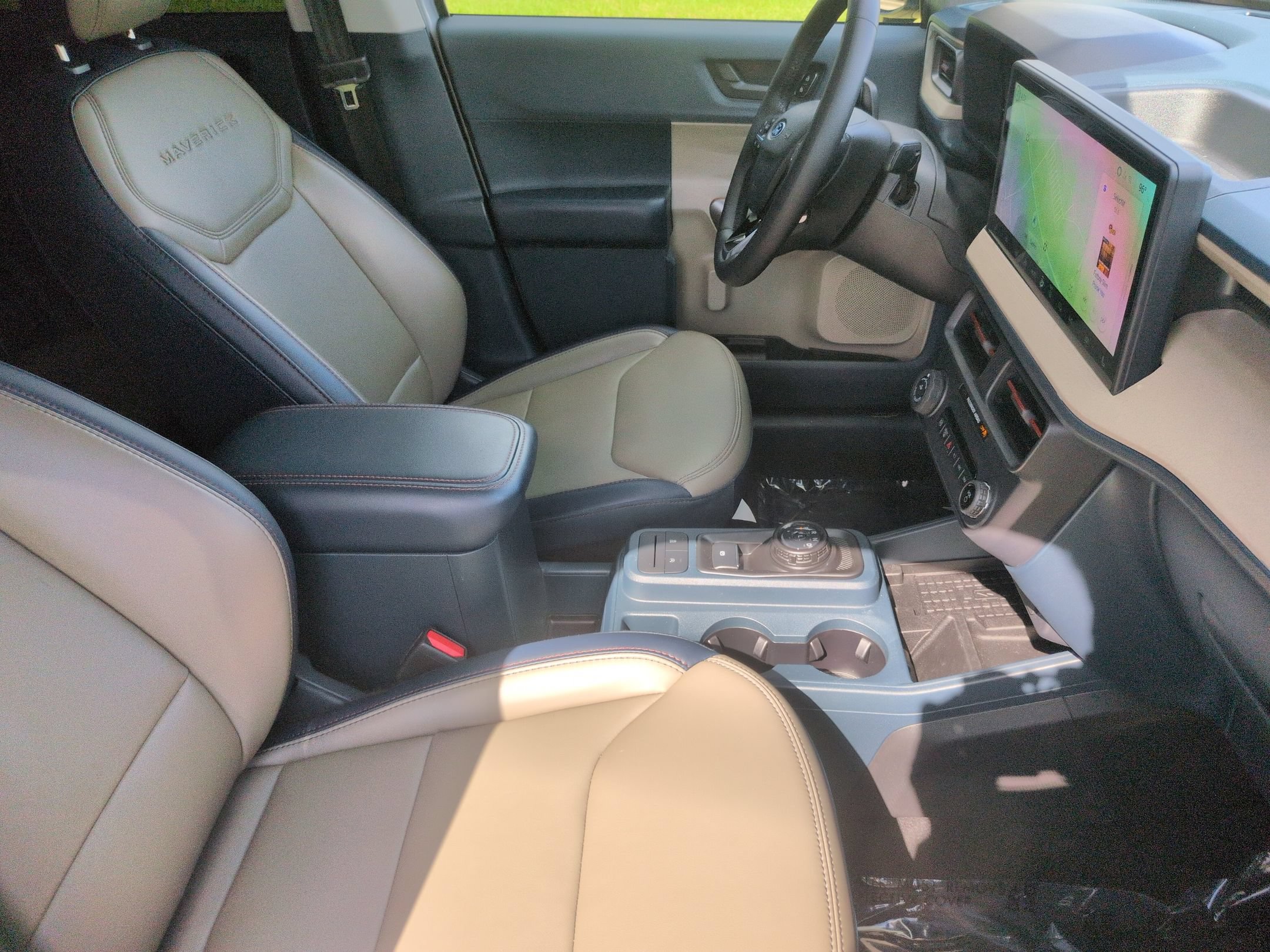Certified 2025 Ford Maverick Lariat w/ 4K Tow Package AWD/4WD image 35