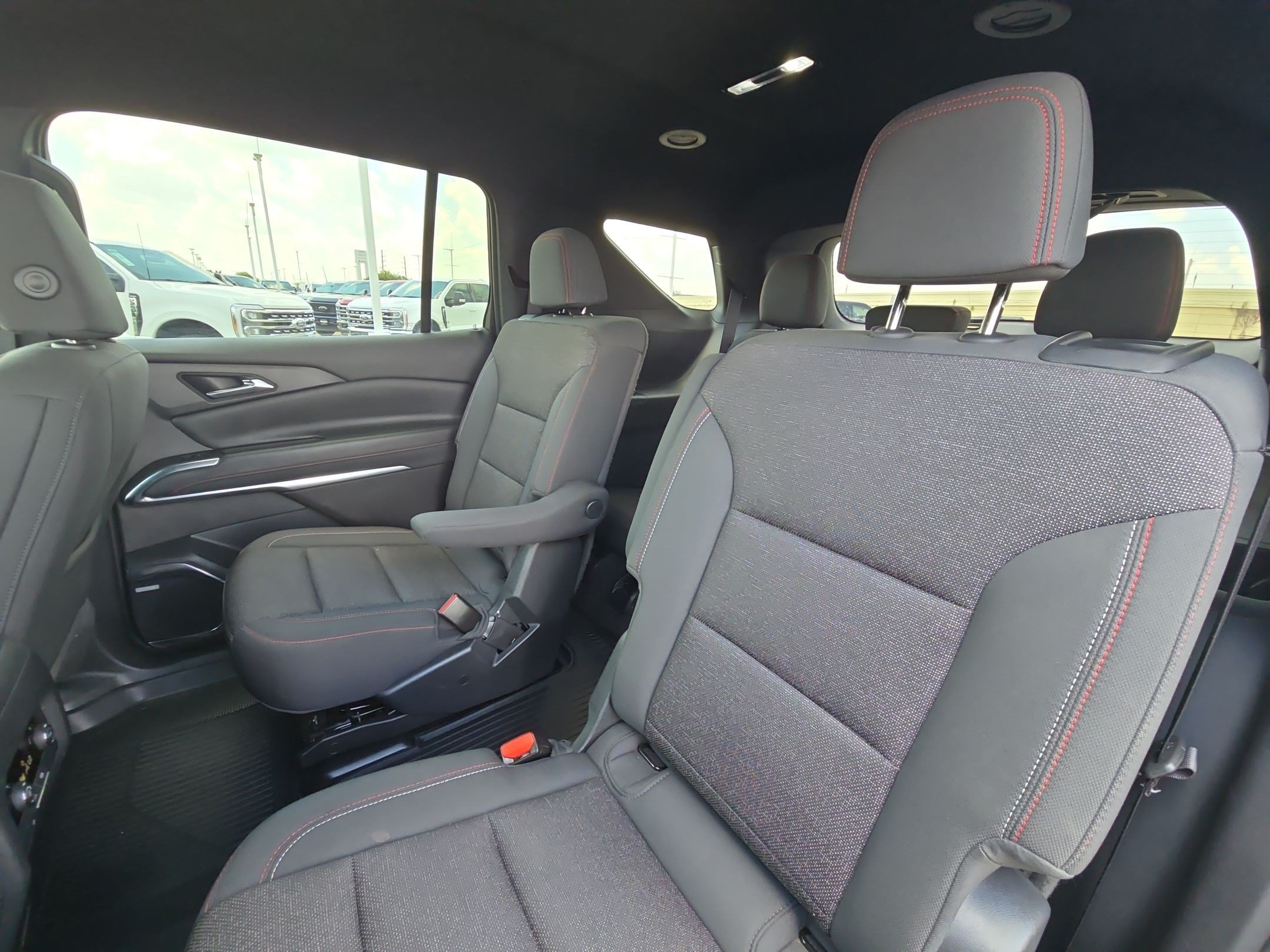 Used 2024 Chevrolet Traverse Z71 w/ Enhanced Driving Package AWD/4WD image 28