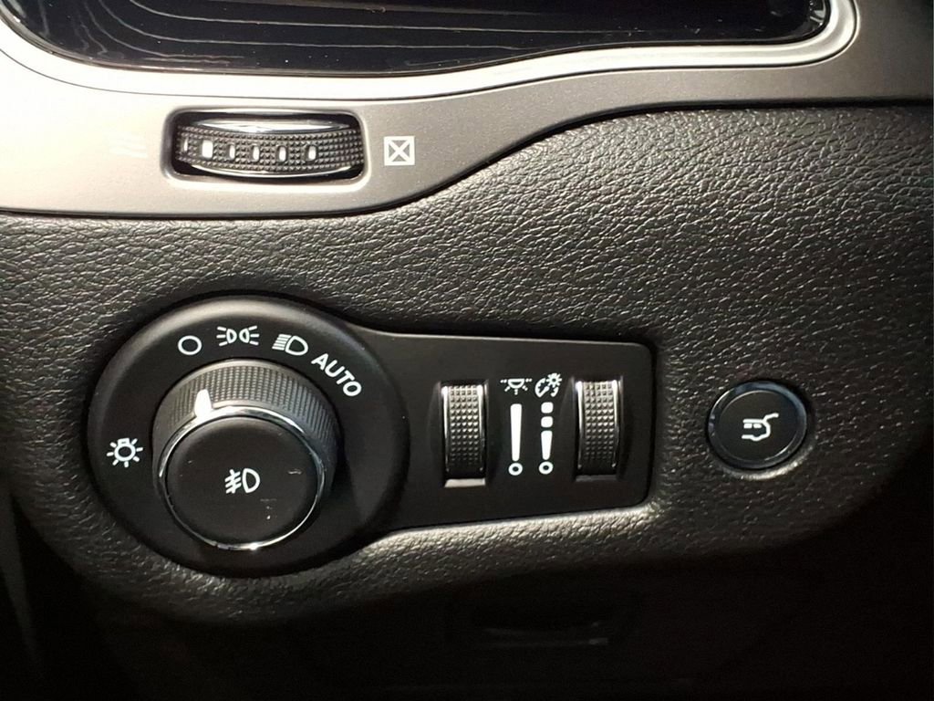 Used 2021 Jeep Cherokee Latitude Lux 80th Anniv w/ Quick Order Package 26U 80TH AWD/4WD image 15