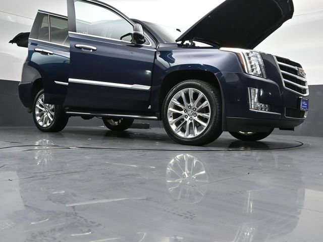 Used 2018 Cadillac Escalade Luxury AWD/4WD image 50