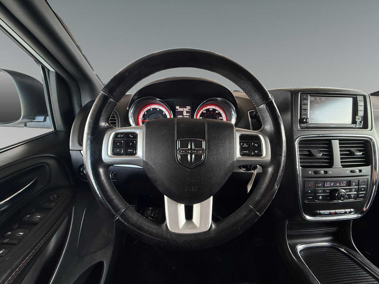 Used 2018 Dodge Grand Caravan GT FWD image 17