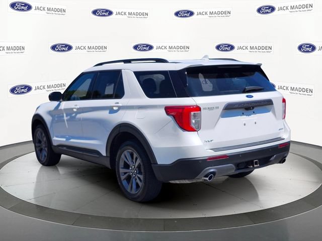 Certified 2023 Ford Explorer XLT w/ Equipment Group 202A AWD/4WD image 3