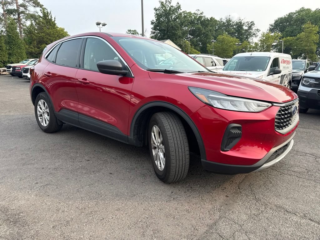 Certified 2023 Ford Escape Active w/ Tech Pack #1 AWD/4WD image 3