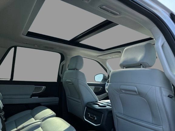 Certified 2025 Ford Expedition Max Platinum AWD/4WD image 3