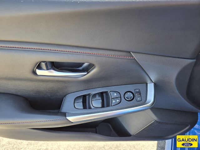 Used 2025 Nissan Sentra SR FWD image 18