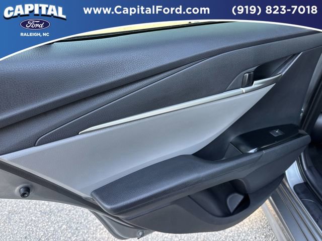 Used 2025 Toyota Camry SE FWD image 17