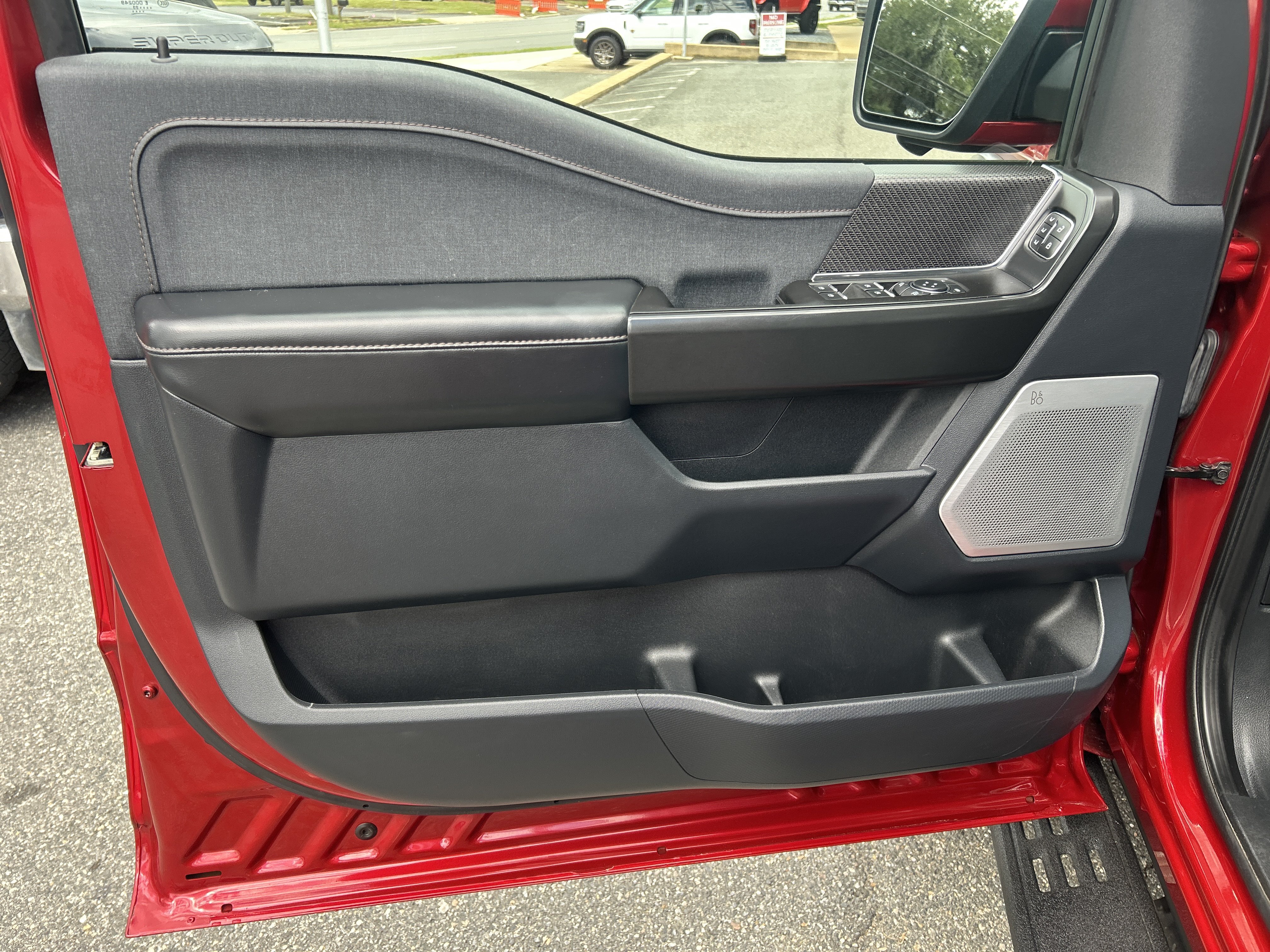 Certified 2023 Ford F150 Raptor w/ Raptor 37 Performance Package AWD/4WD image 9