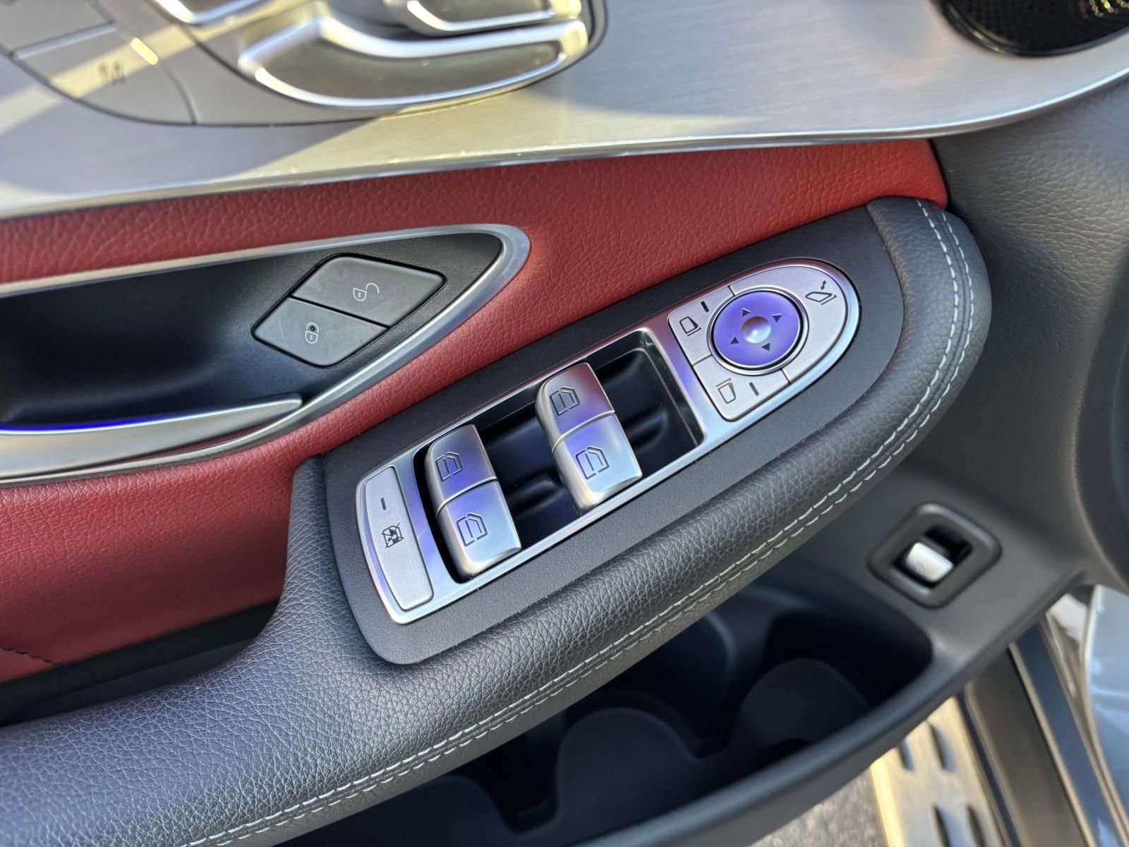 Used 2022 Mercedes-Benz GLC 300 4MATIC image 16