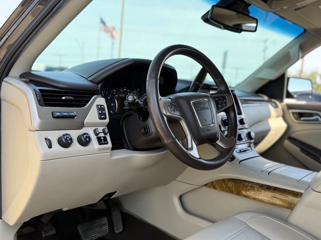 Used 2017 GMC Yukon Denali AWD/4WD image 9