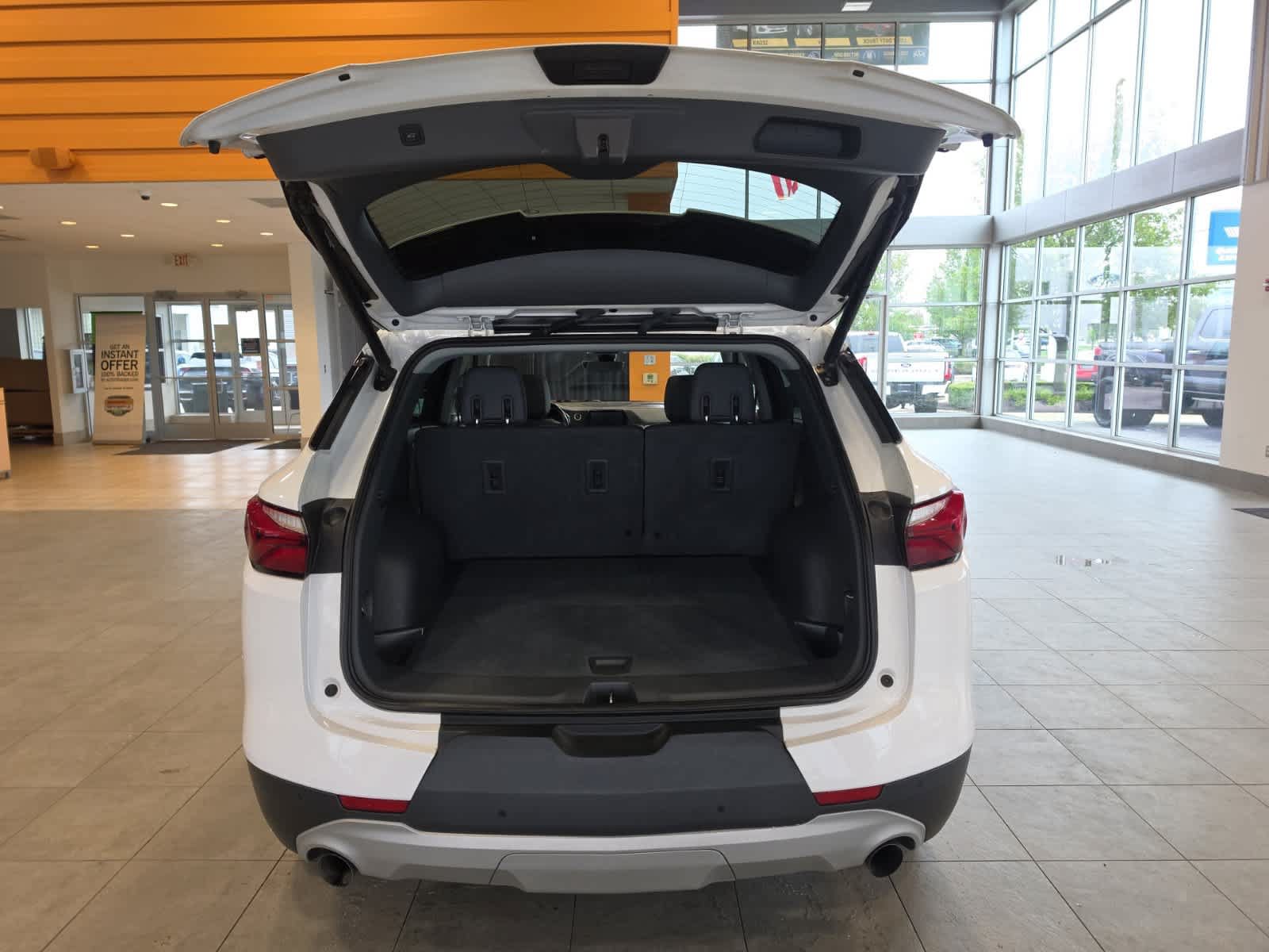 Used 2019 Chevrolet Blazer LT w/ Sun and Wheels Package FWD image 10