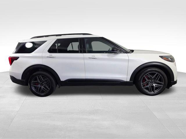 Certified 2025 Ford Explorer ST AWD/4WD image 8