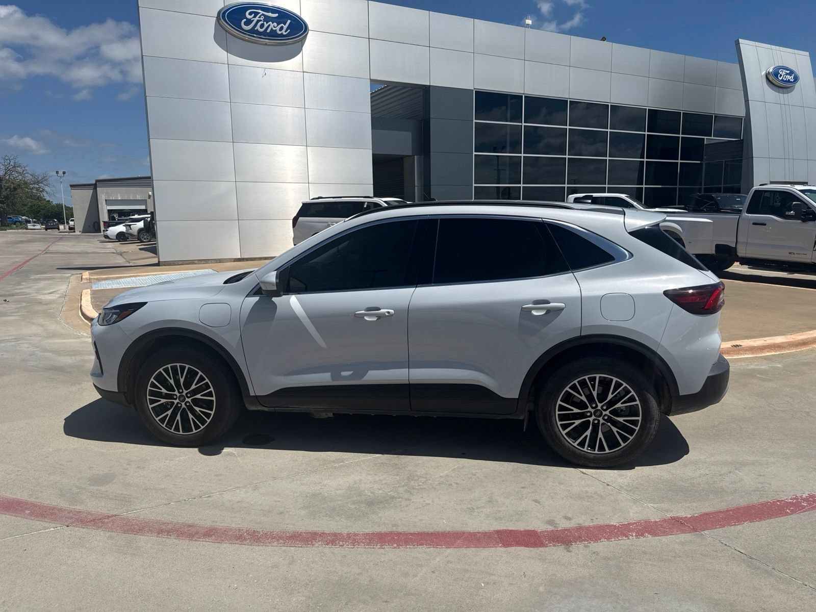Certified 2025 Ford Escape SE FWD image 8
