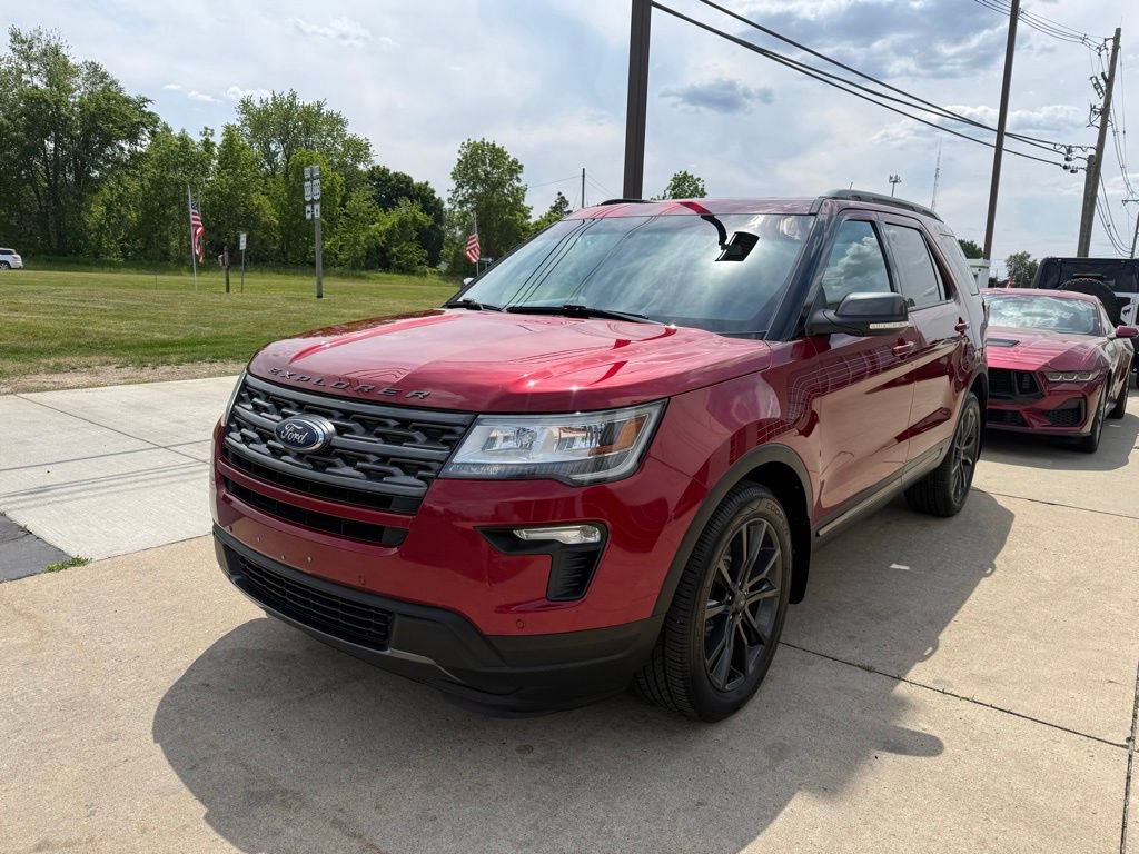 Certified 2018 Ford Explorer XLT w/ Equipment Group 202A AWD/4WD image 7