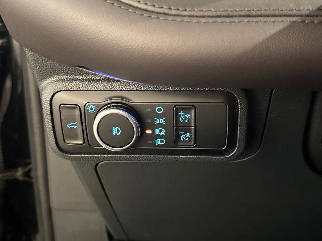 Certified 2025 Ford Explorer Platinum image 19