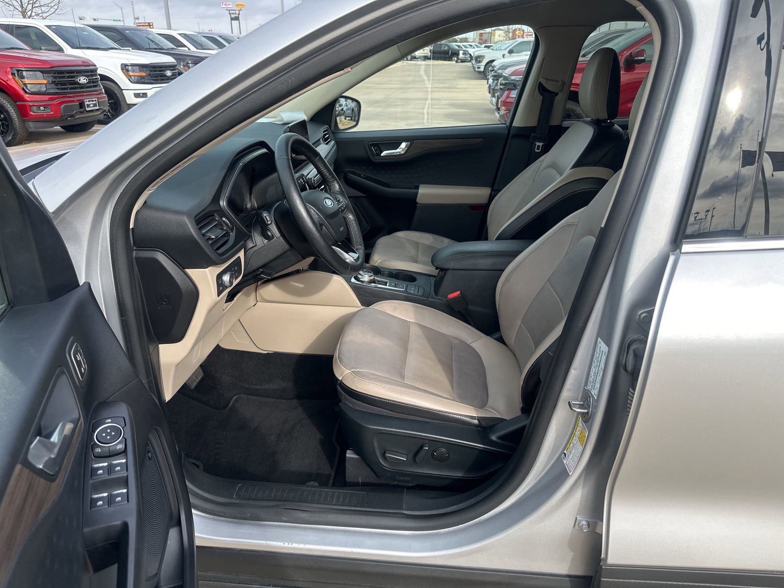 Certified 2020 Ford Escape Titanium image 17