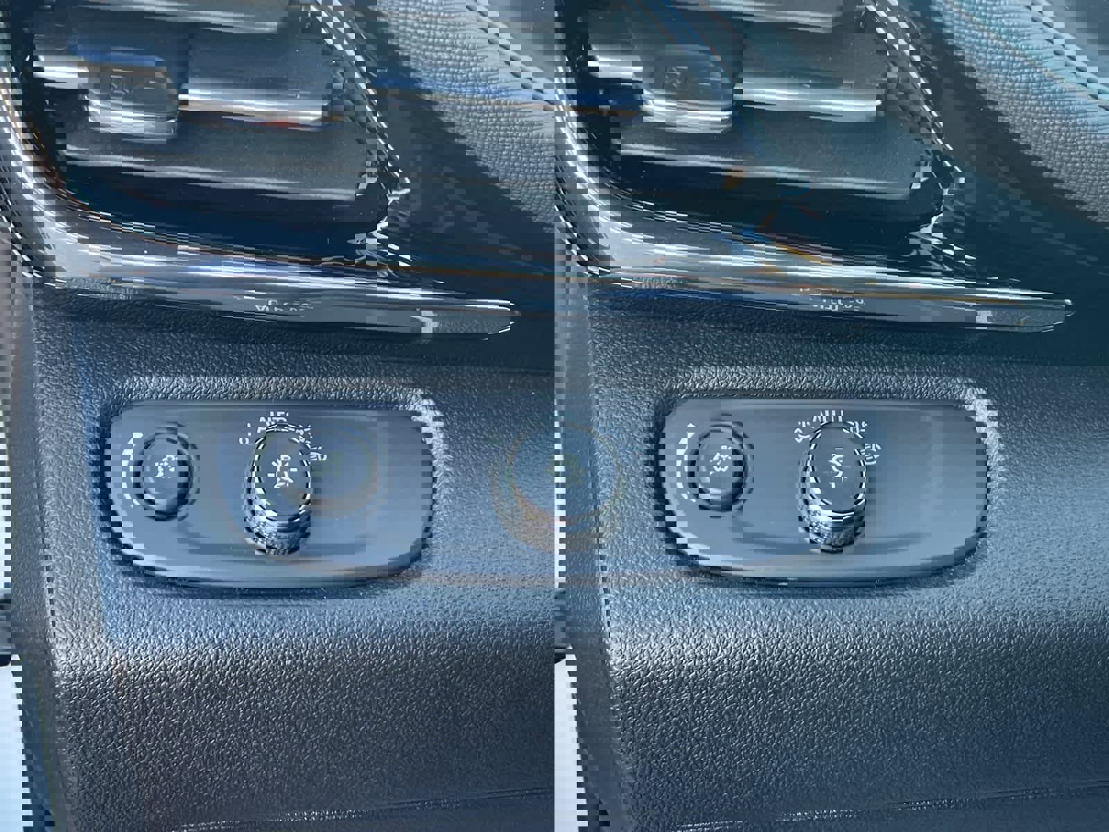 Used 2025 Buick Envista Sport Touring image 17