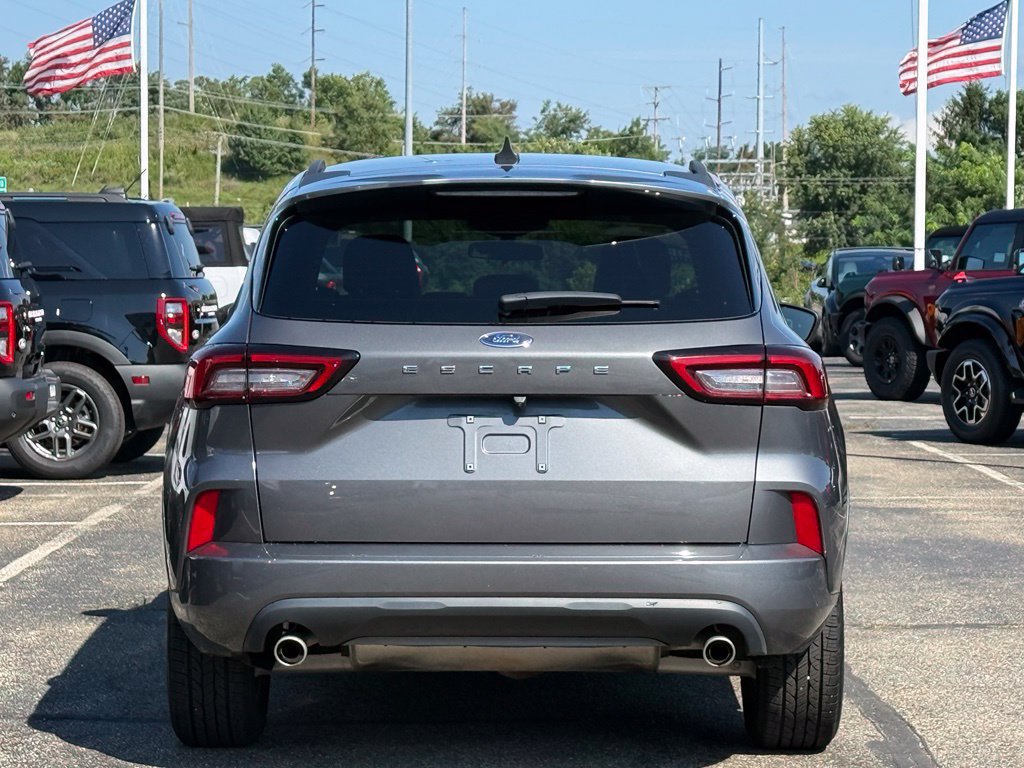 Certified 2024 Ford Escape ST-Line FWD image 5