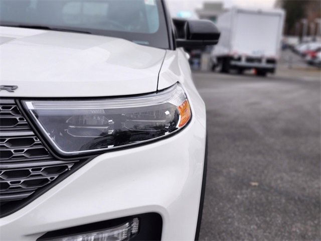 Certified 2022 Ford Explorer XLT w/ Equipment Group 202A image 10