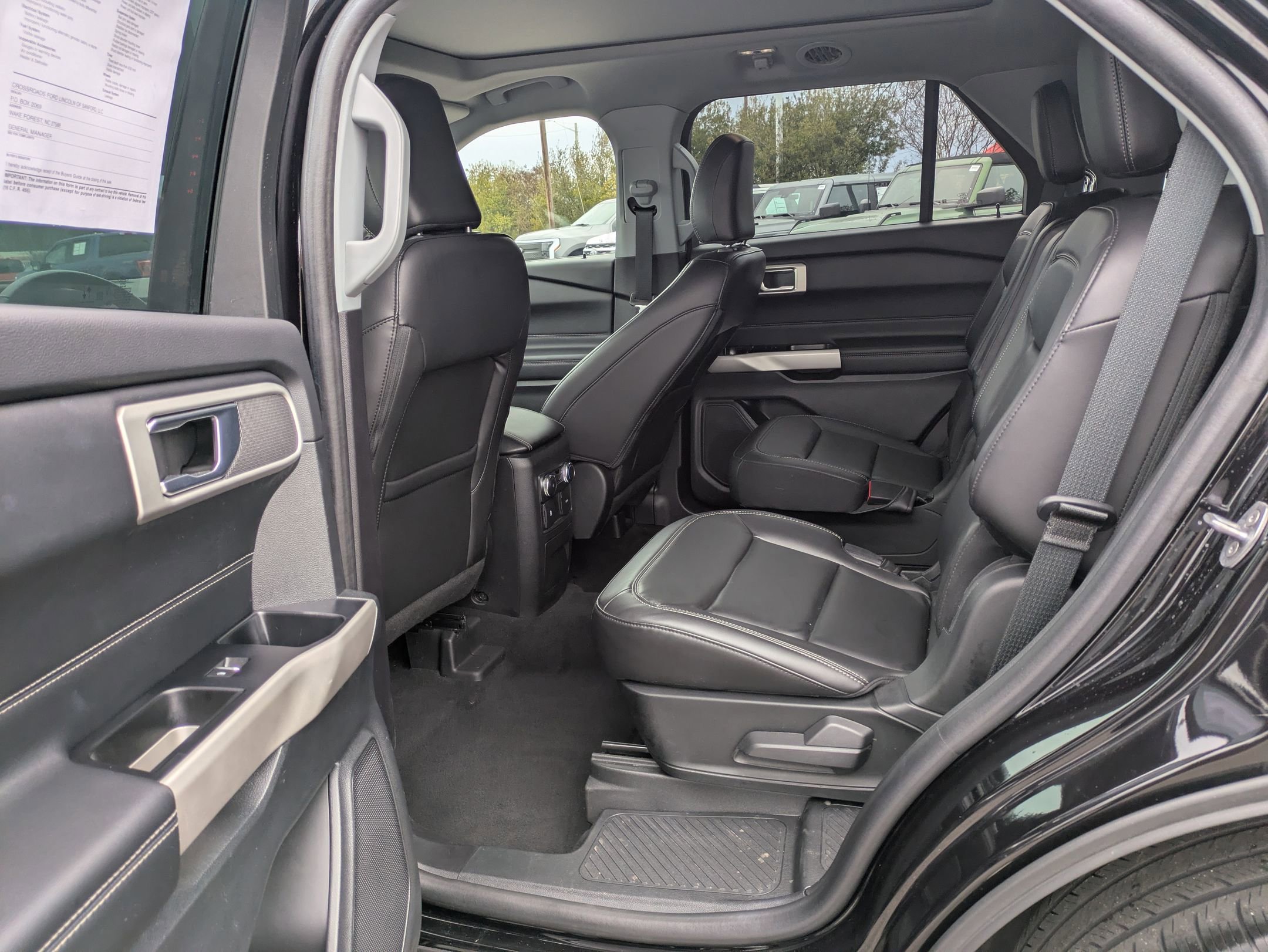 Certified 2022 Ford Explorer XLT w/ Equipment Group 202A image 30