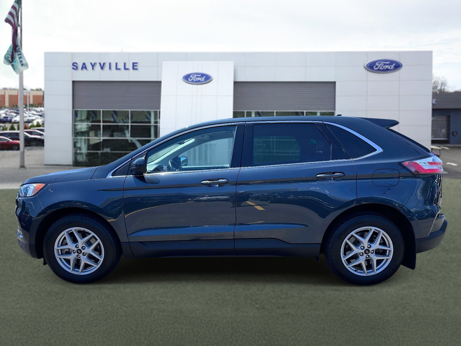Certified 2023 Ford Edge SEL w/ Convenience Package AWD/4WD image 2