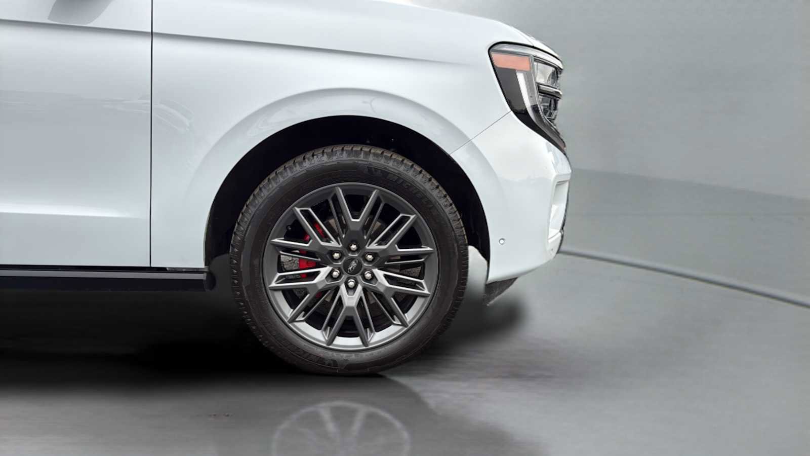 Certified 2025 Ford Expedition Platinum w/ Stealth Performance Package image 31