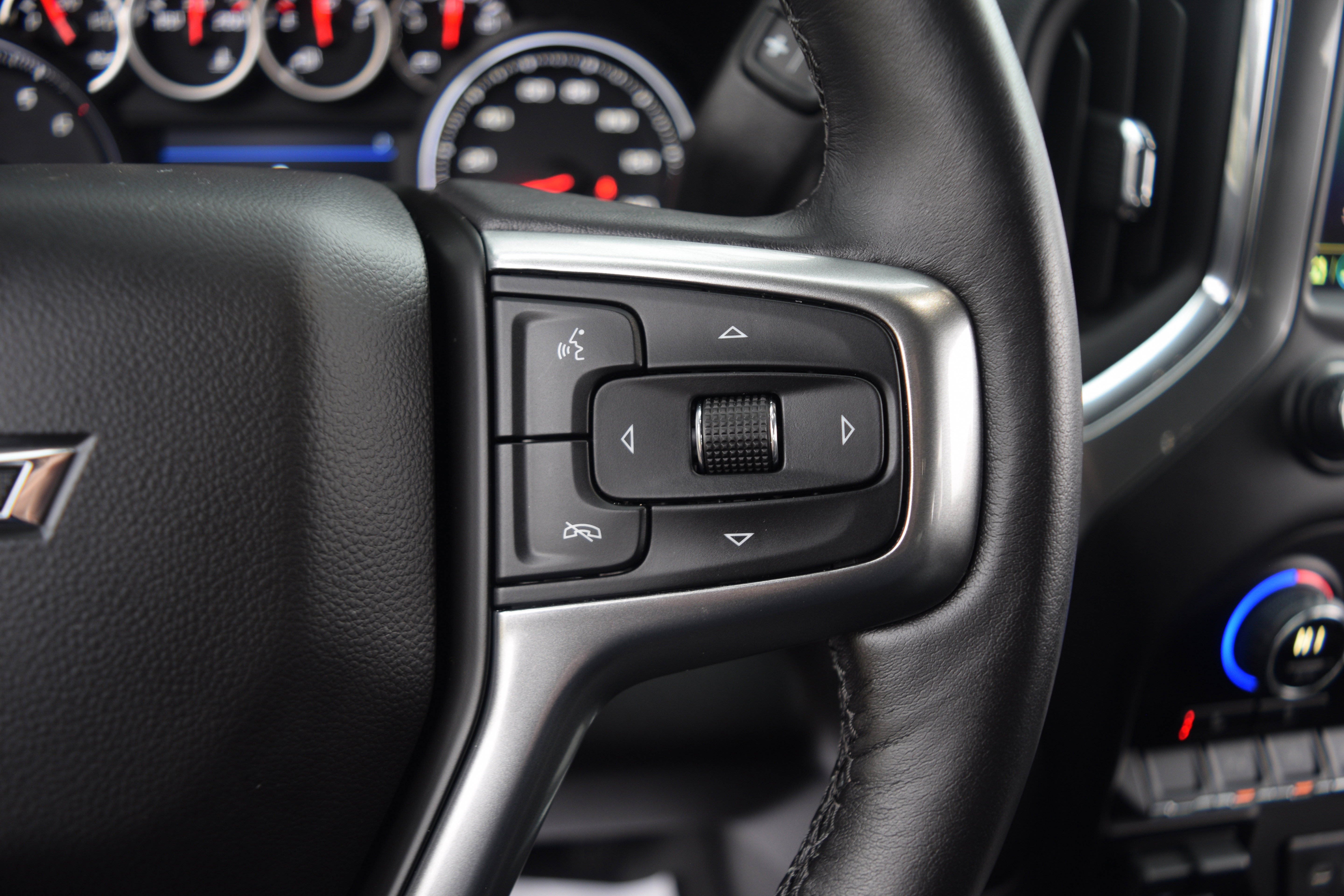 Used 2020 Chevrolet Silverado 1500 LT Trail Boss image 5