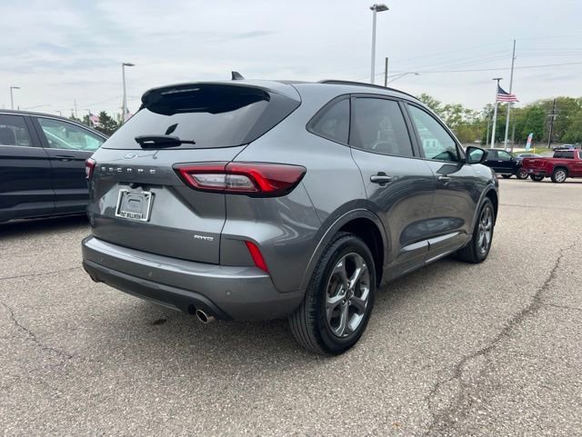 Certified 2024 Ford Escape ST-Line w/ Tech Pack #1 AWD/4WD image 4