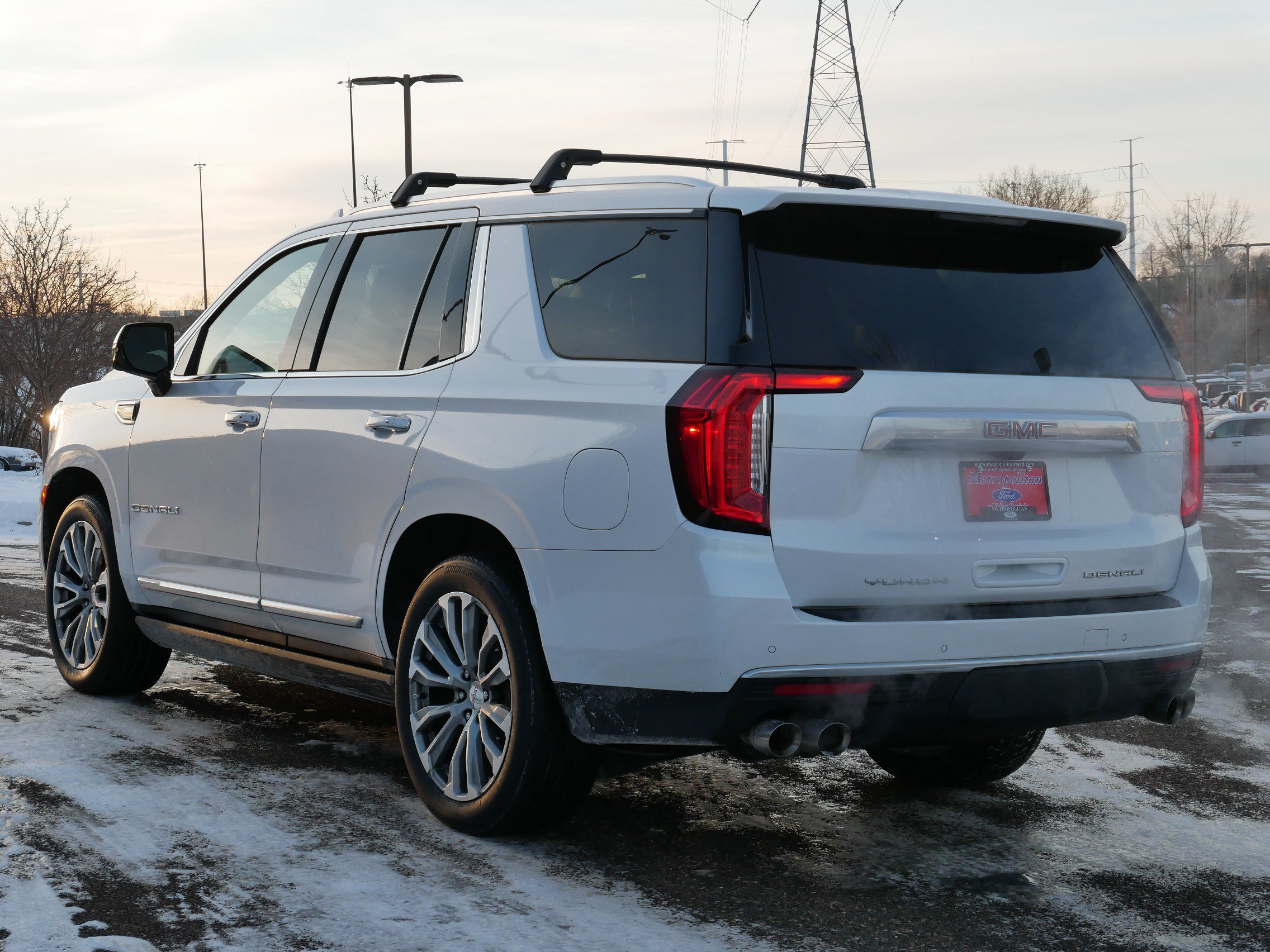 Used 2021 GMC Yukon Denali image 2