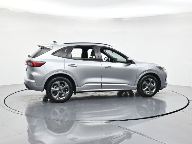 Certified 2023 Ford Escape ST-Line w/ Tech Pack #1 FWD image 2