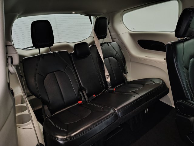 Used 2024 Chrysler Pacifica Touring-L FWD image 28