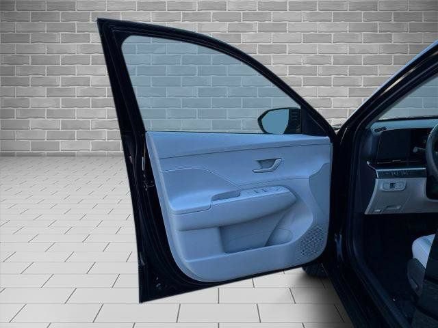 Used 2025 Hyundai Kona SEL AWD/4WD image 16