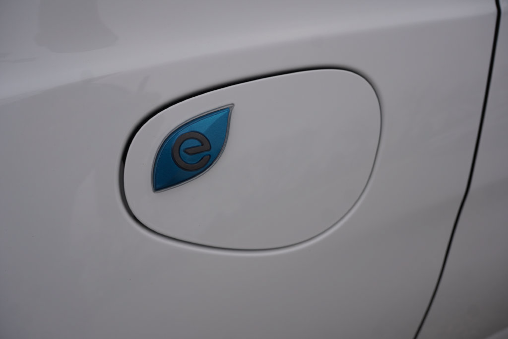 Used 2024 Chrysler Pacifica Limited FWD image 14