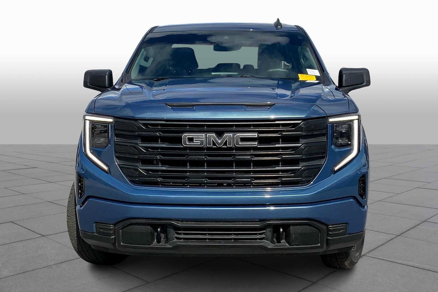 Used 2024 GMC Sierra 1500 Pro w/ Graphite Edition AWD/4WD image 4