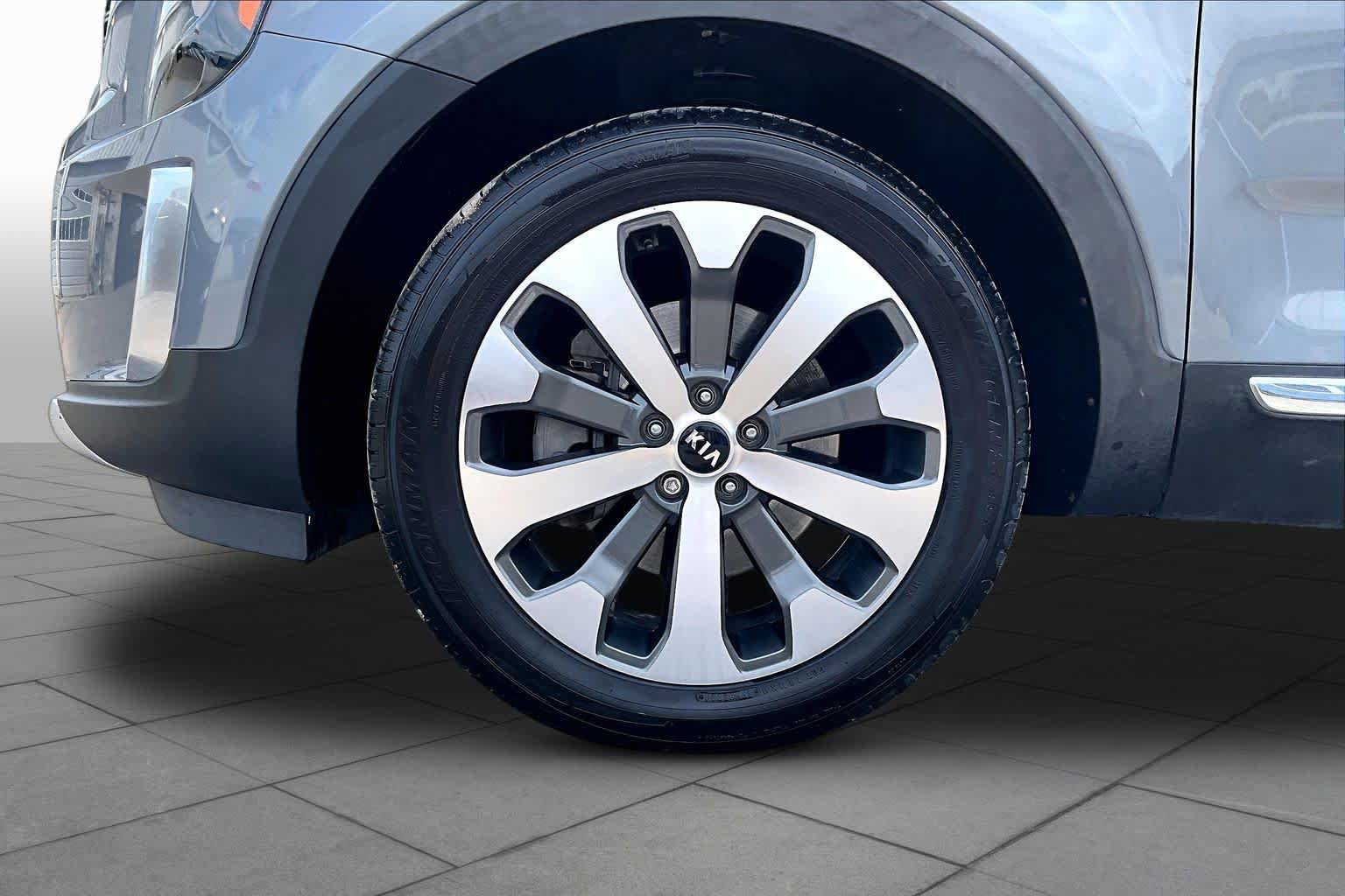 Used 2021 Kia Telluride EX w/ EX Premium Package FWD image 11