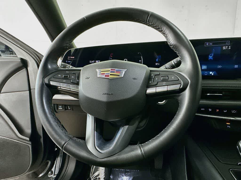 Used 2025 Cadillac XT4 Premium Luxury FWD image 16