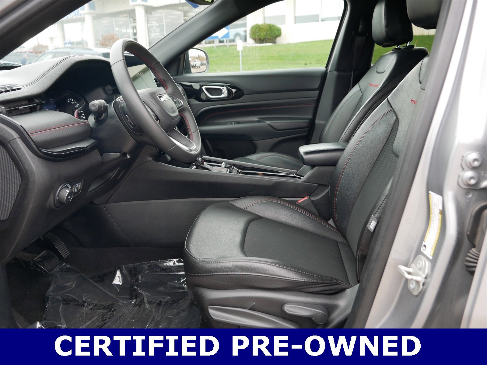 Used 2024 Jeep Compass Trailhawk image 12